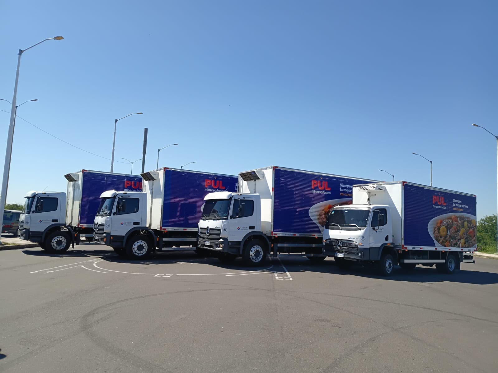Flota de camiones frigoríficos PUL Minerva Foods equipados por PY Stark